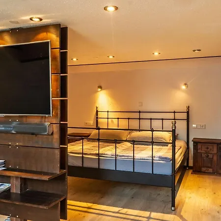 Wachsmann 아파트 *